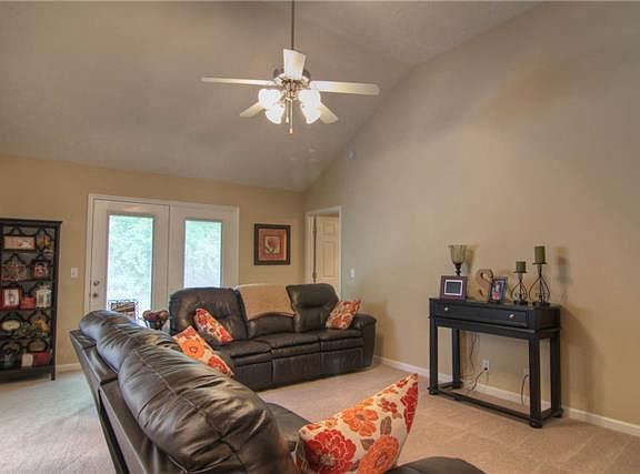 4th image of 734 Pantera Dr