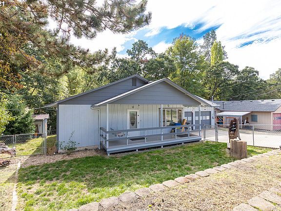 3rd image of 1473 NE Newton Creek Dr