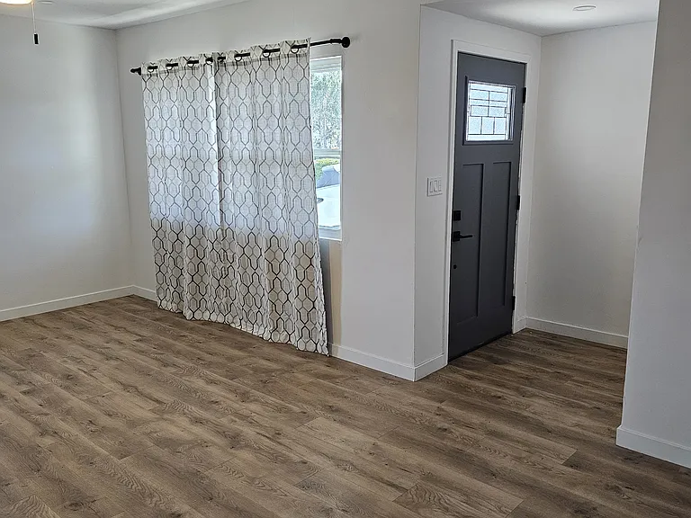 21329 Jaffrey Ave — Photo 20