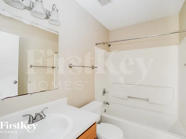 6266 Glencairn Cir — Photo 12