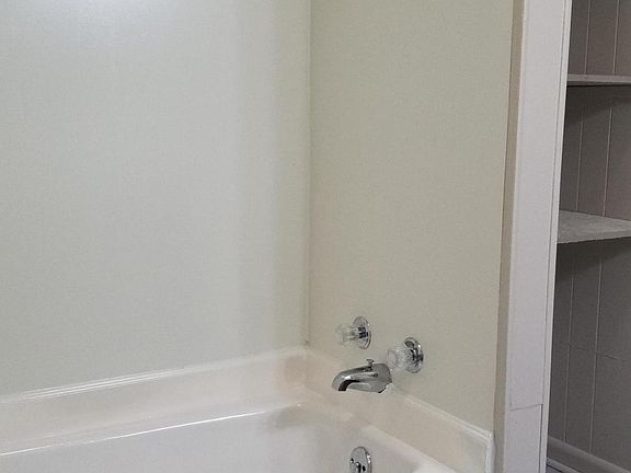 3rd image of 308 Bradford Dr