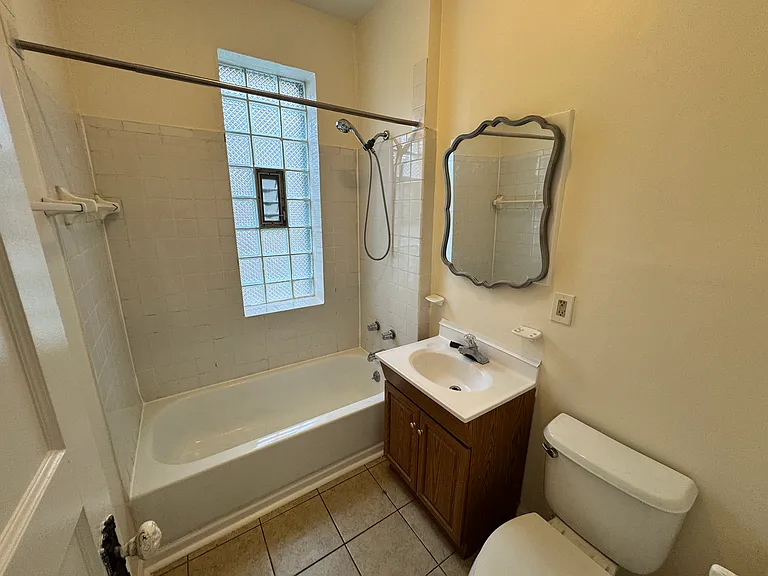 2402 N Surrey Ct #3 — Photo 11
