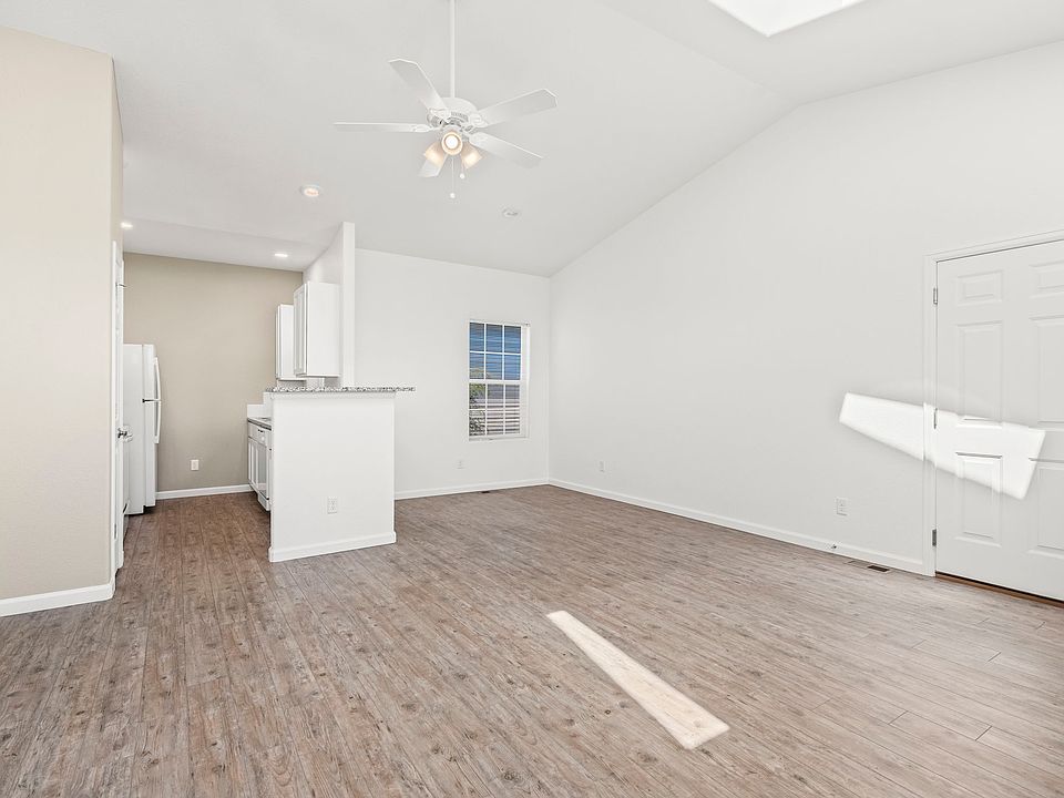 1st image of 2460 Pelican Way