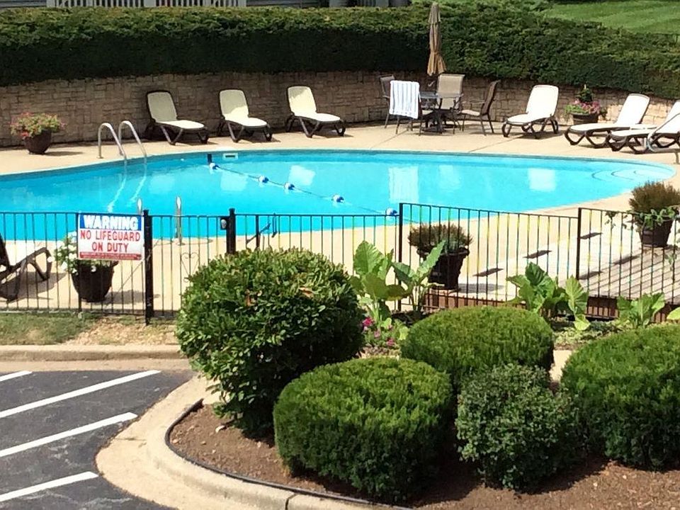 Pool and clubhouse