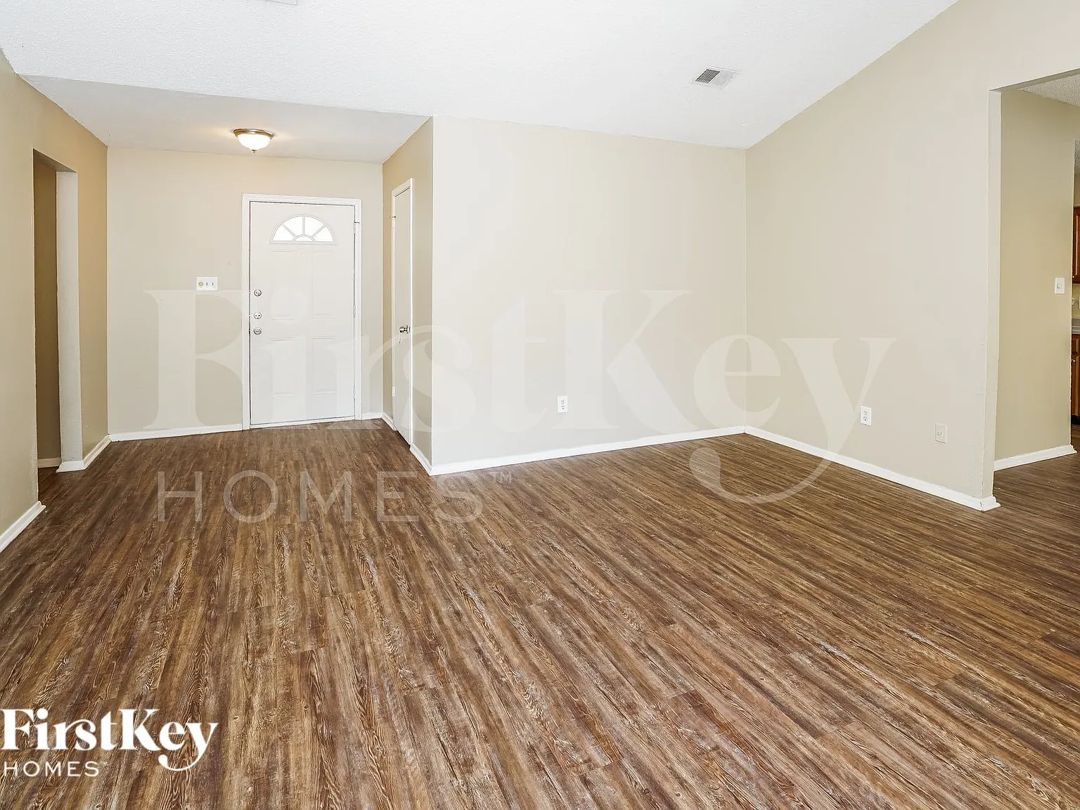 3 bed, 2.0 bath, 1744 sqft, $1,570 — Photo 4