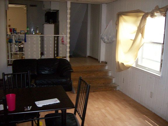 Family room 2
