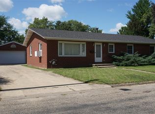 824 Timberline Rd, Monticello, IA 52310