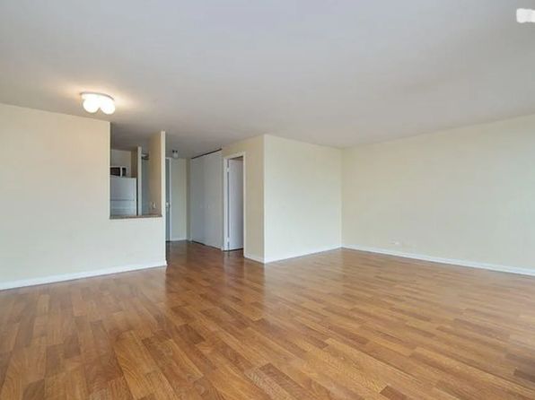 4343 N Clarendon Ave APT 1411