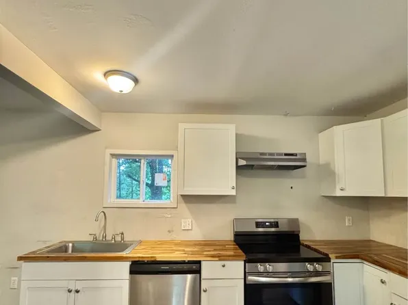 2383 S Riverbend Rd, Dalton, GA 30721