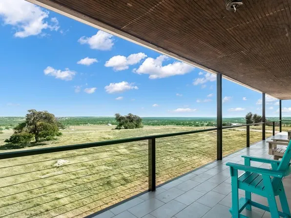 300 Junker Hill Dr, Fredericksburg, TX 78624