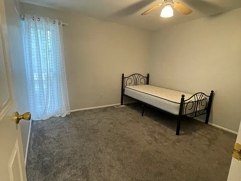 527 Longshore Dr #B — Photo 11
