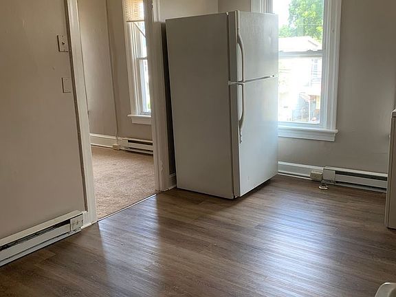 5th image of 901 Salem Ave