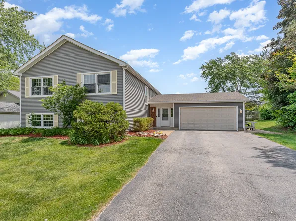 792 Ravenswood Ct, Lake Zurich, IL 60047