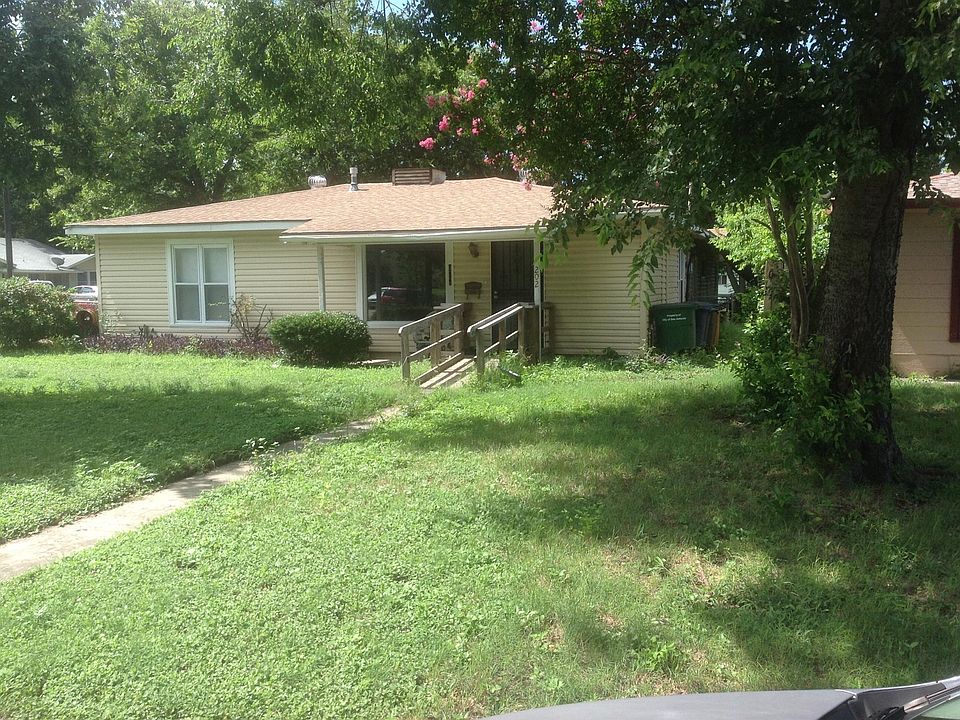 1st image of 202 Arapahoe Dr