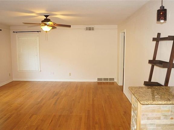 3rd image of 4200 Anita Ave