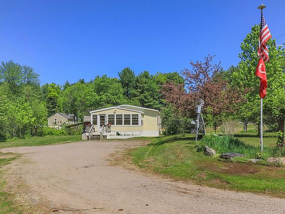 3rd image of 12 Mountain View Road