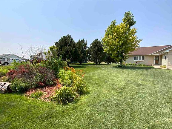 3rd image of 3622 N Meadowlark Ln