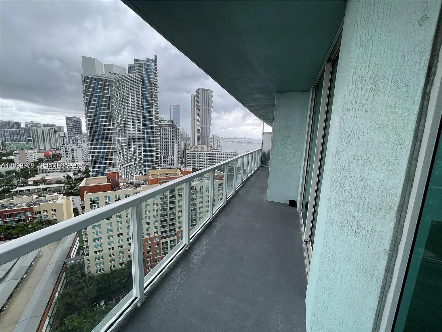 Quantum On The Bay Condo — Photo 4