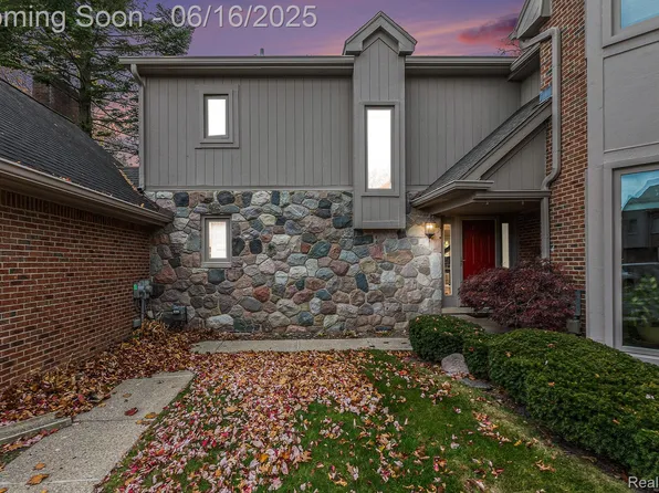 1188 Stonecrest Dr, Bloomfield Hills, MI 48302