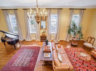 2205 Foxboro Pl NW, Washington, DC 20007