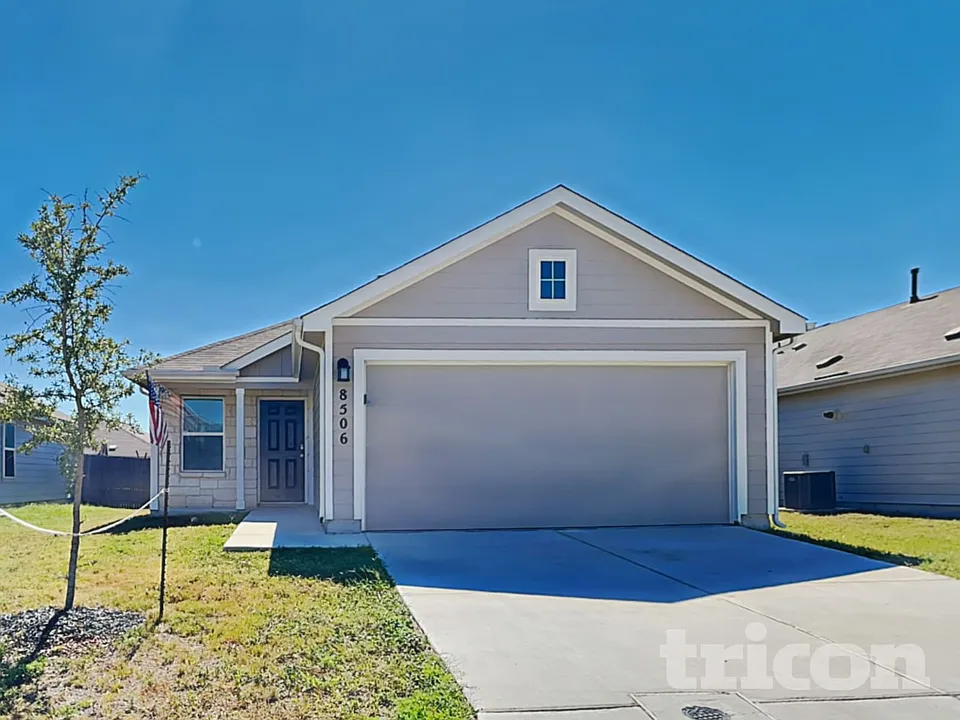 8506 Amistad Cv