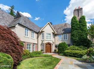 562 Navesink River Rd, Red Bank, NJ 07701