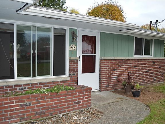 2nd image of 2733 2735 Mountain View W