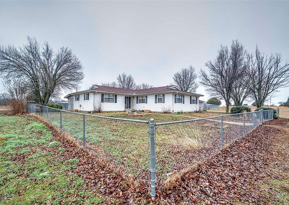 1st image of 352529 E 850th Rd