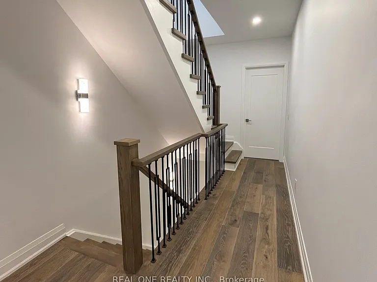 25 Dervock Cres #5 — Photo 27