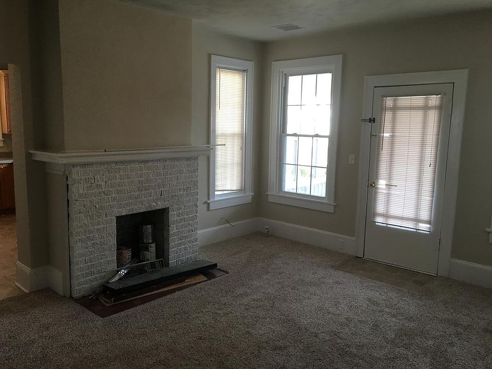 1st image of 200 Bedford Pl