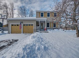86 Windebank Ln, East Syracuse, NY 13057