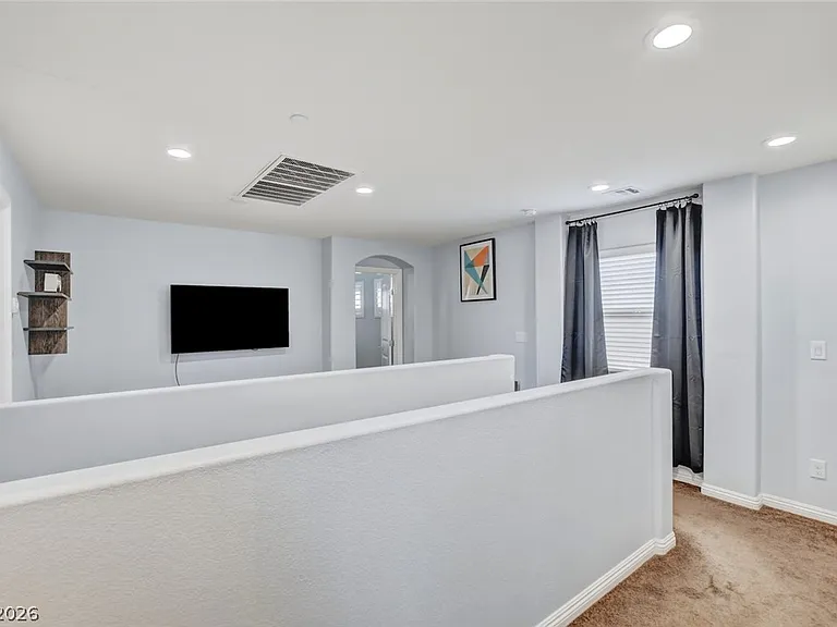 48 Jasmine Point St — Photo 32
