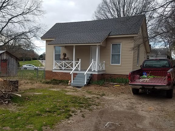 4th image of 401 Celia St