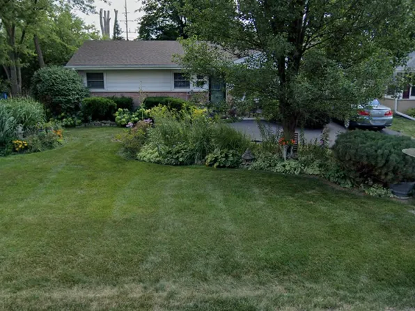 403 Burlington Ave, Clarendon Hills, IL 60514