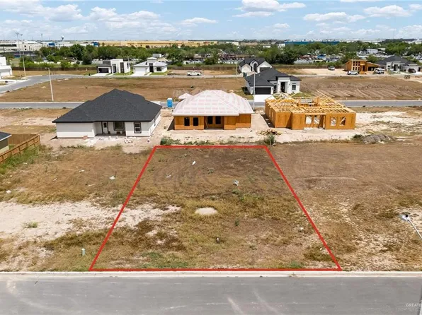 305 N 30th St, Hidalgo, TX 78557