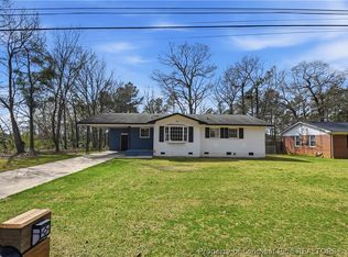 466 Lansdowne Rd, Fayetteville, NC 28314