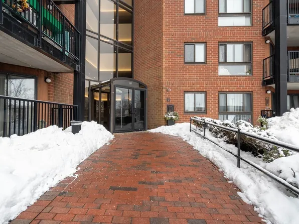 60 Rantoul St APT 114N, Beverly, MA 01915