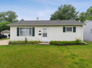 3712 G Ave NE, Cedar Rapids, IA 52402
