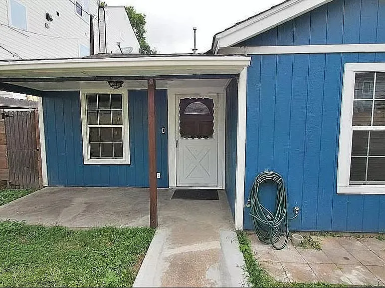 5912 Petty St — Photo 2