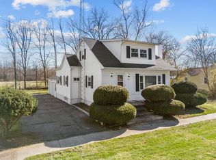 308 E Sycamore St, Silver Lake, IN 46982