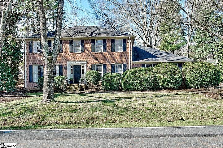 1st image of 304 Meadow Wood Dr