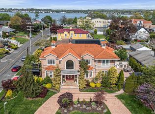 28-05 216th St, Bayside, NY
