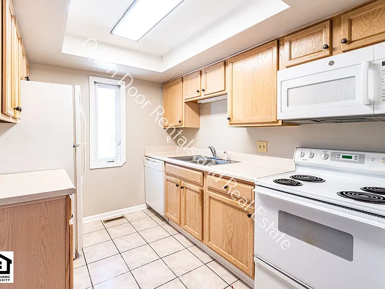 15030 Tally Ho Dr — Photo 6