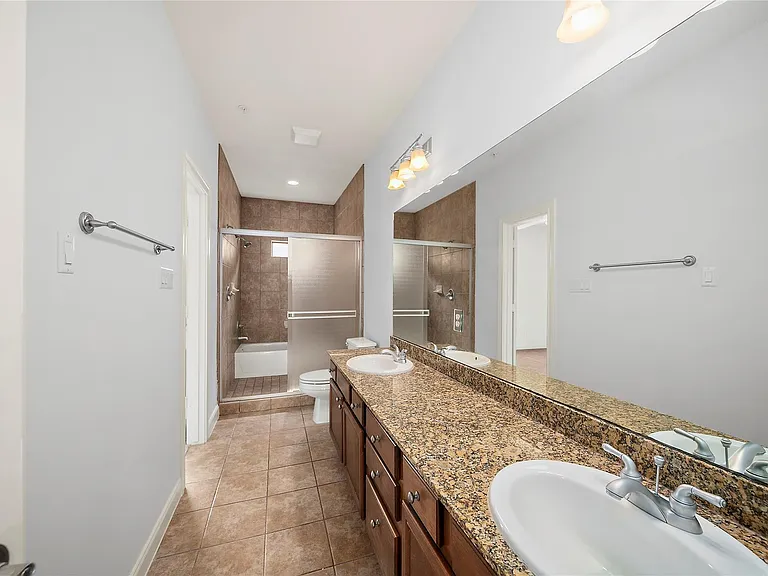 202 McGowen St #F — Photo 20
