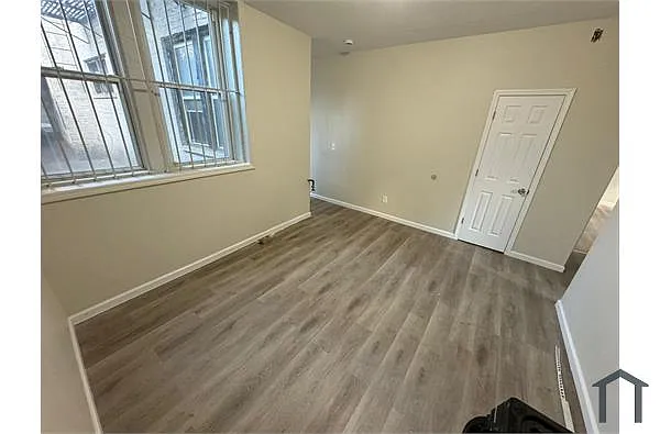 Building Photo - 15 Goldsmith Ave #1