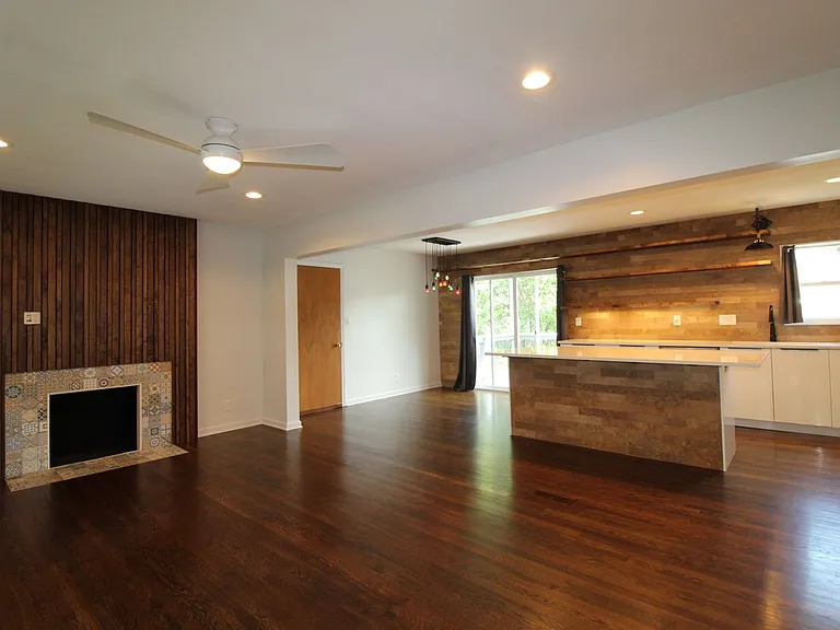 5739 Beverly Ln — Photo 4