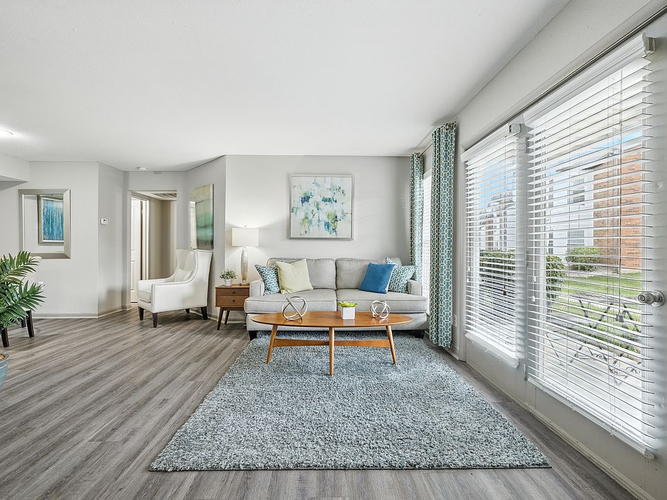 Relax and recharge in a space made for comfort.