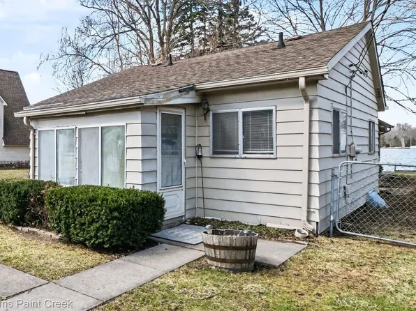 1812 Luneta Ct, Commerce Township, MI 48382