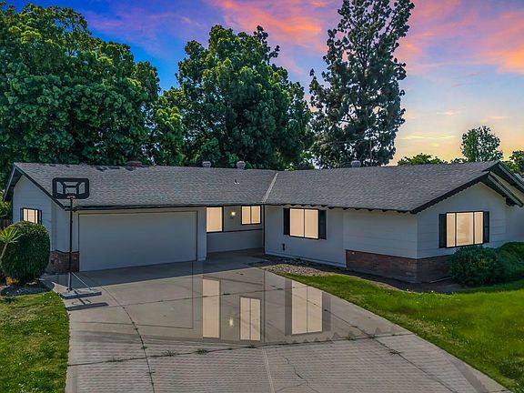 3rd image of 3201 Mulberry Dr