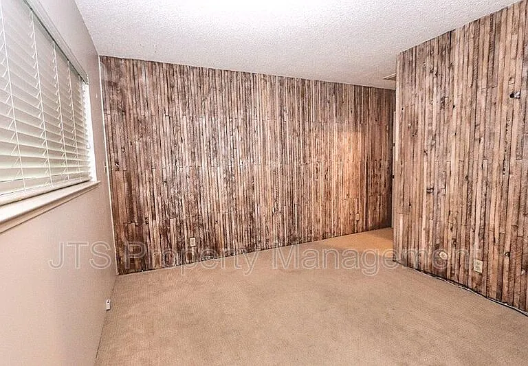 1060 Sand Bar Cir — Photo 60